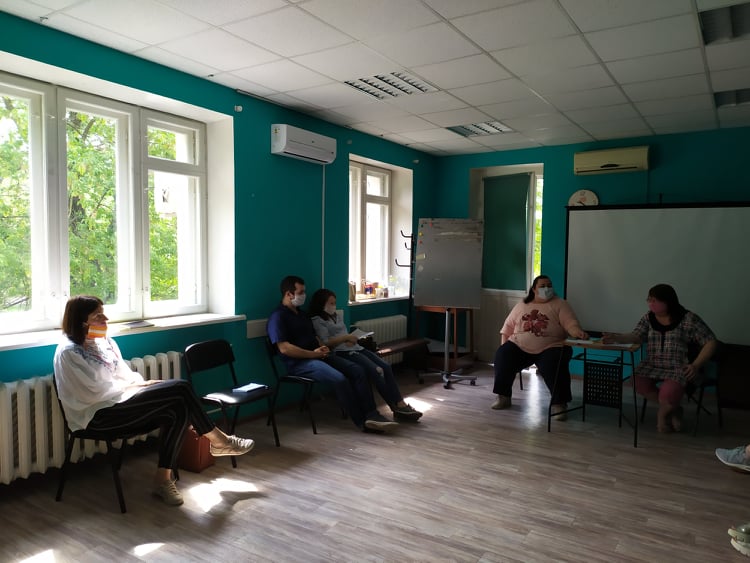 В ході роботи виникають жваві професійні дискусії