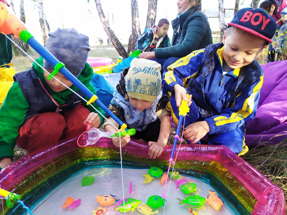Хоч маленькі, але теж рибалки!