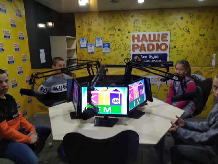 5 131540769_874226926720134_2666014061474841575_n Одна з найбільш популярних локацій -радіостанція