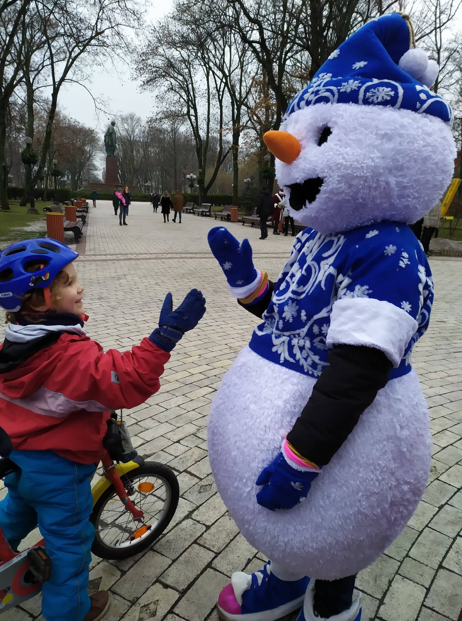 Даруємо святковий настрій!