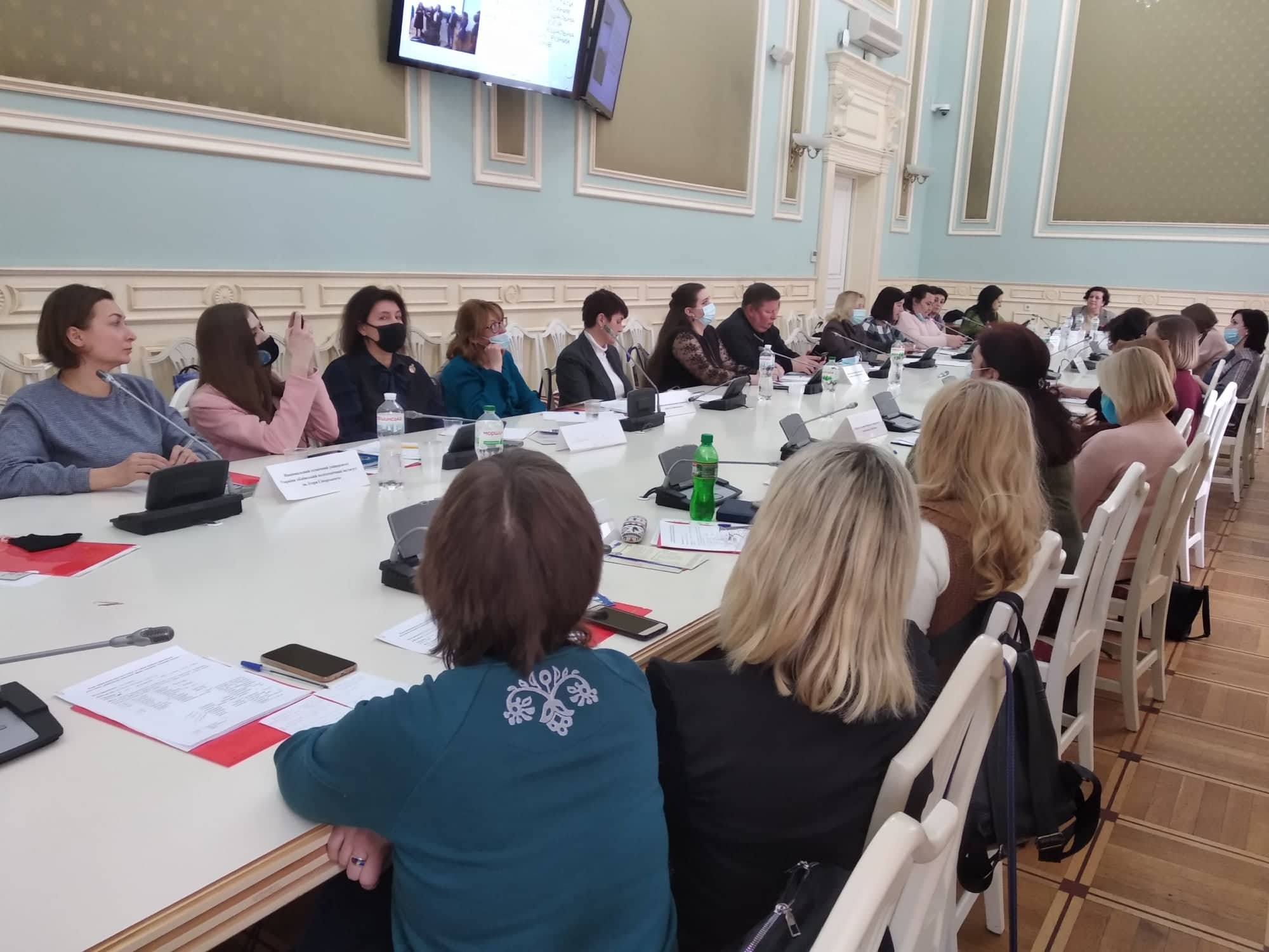 Круглий стіл зібрав представників КМЦССДМ та провідних ВНЗ столиці