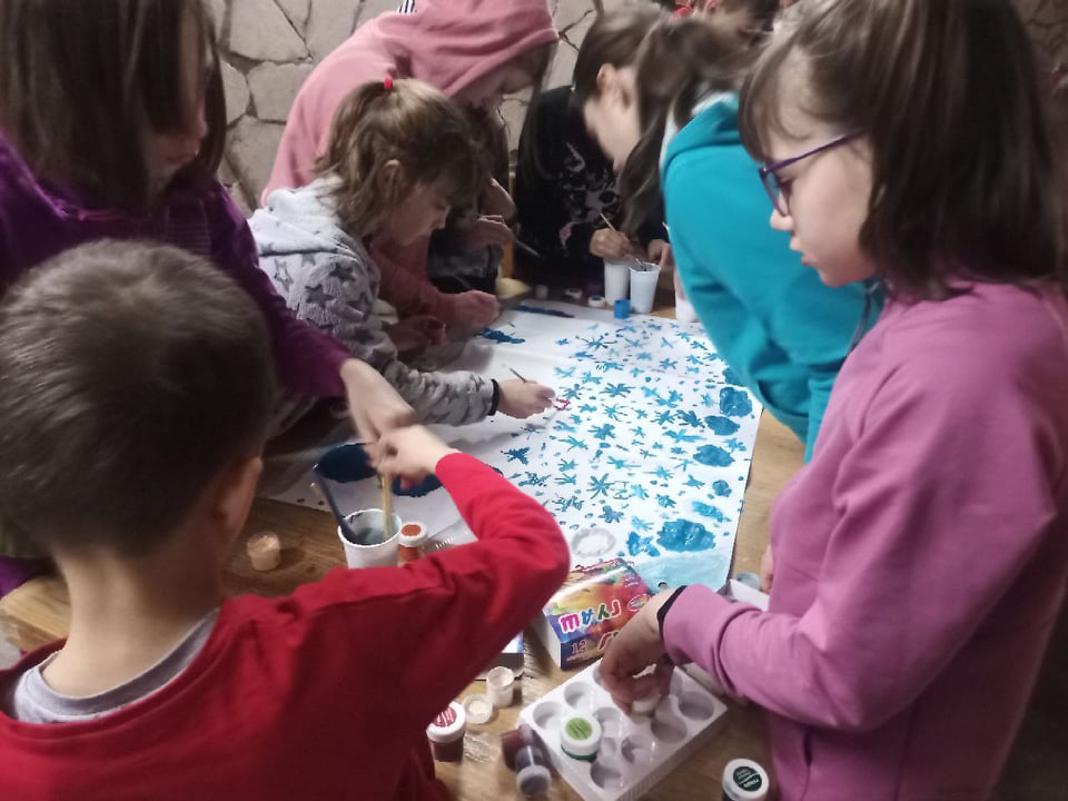 Вихованці під час творчого майстер- класу