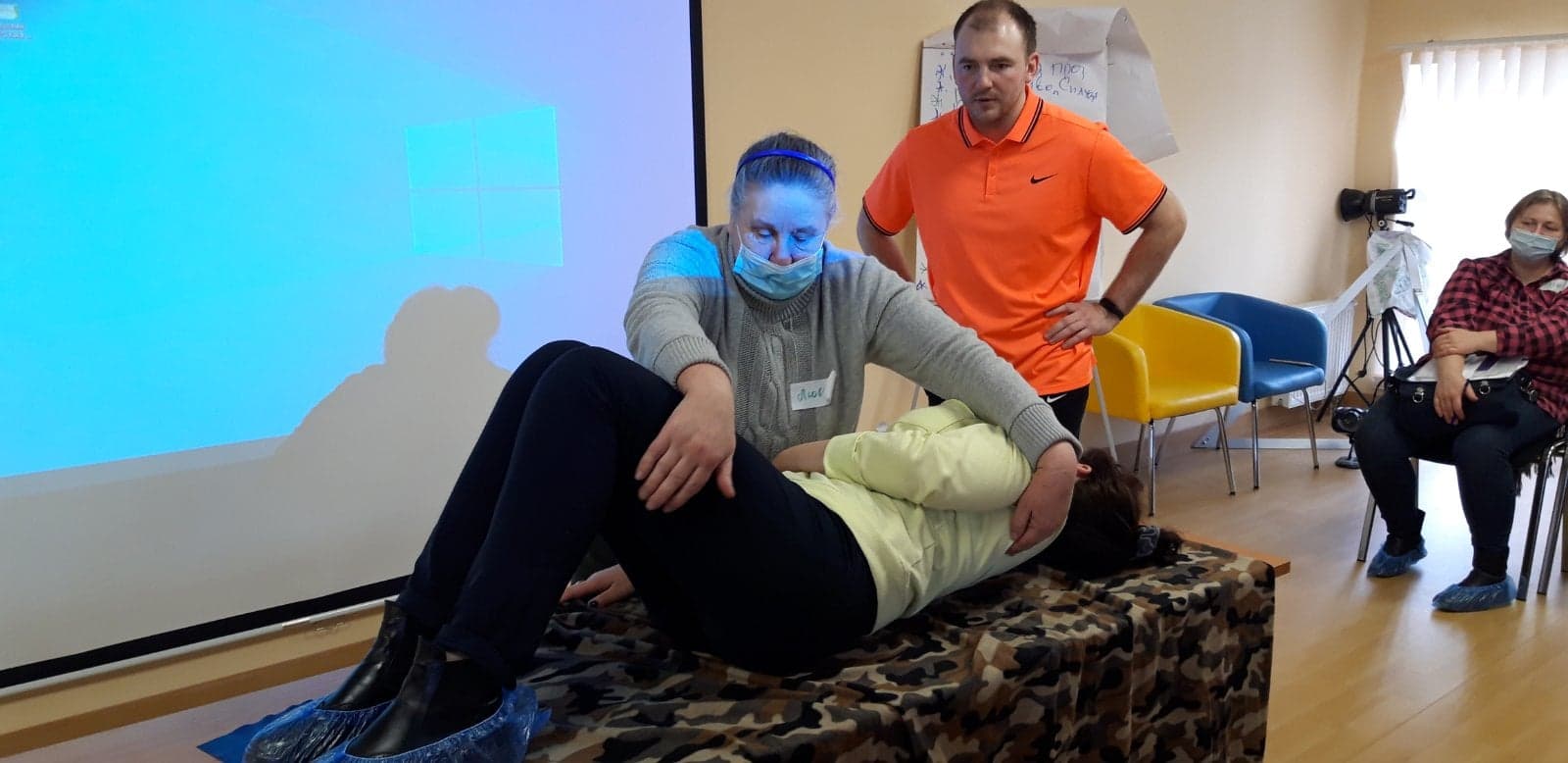 Ознайомлення з основами догляду з малорухомими людьми