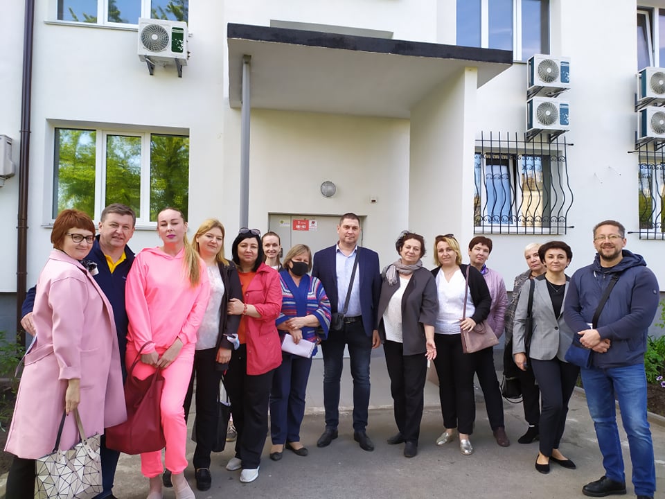 Виїзна рада директорів мережі ЦСС із Поліщуком Олексієм під час відвідування соціальної квартири