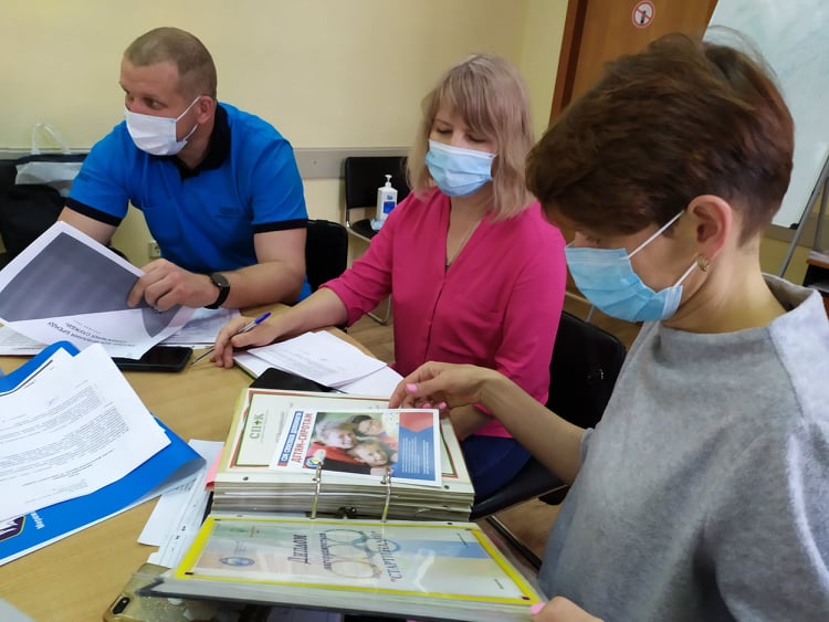 В ході ознайомлення із архівом друкованих матеріалів КМЦ