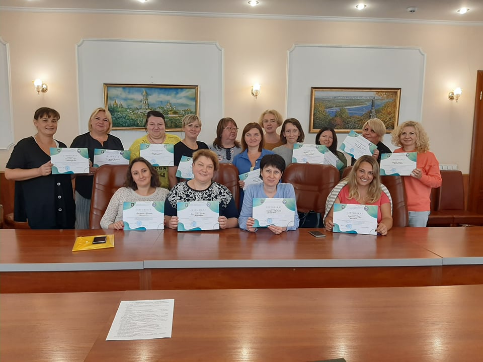 Вручення сертифікатів представникам Управління соціального захисту населення Подільського району