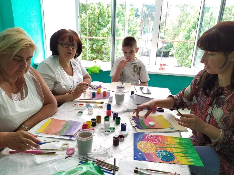 4 237012422_3021392154771946_2763893249215230685_n Поринули в «Інтуїтивне малювання» разом з тренером Мусієнко Наталією