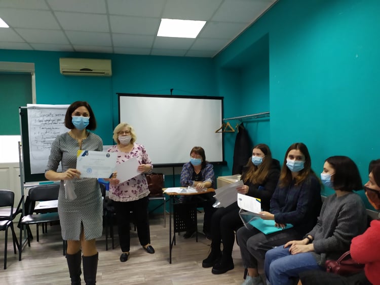 Вручення сертифікатів