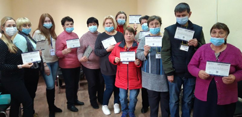 4 0cbfa233-b0f3-4a13-800f-6373e3e924bb Вручення свідоцтв про навчання