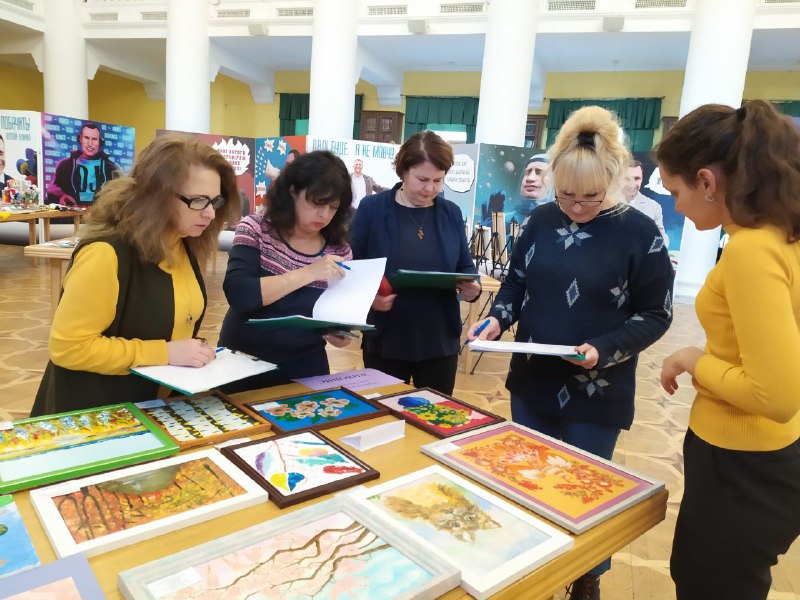 Члени журі у творчій взаємодії