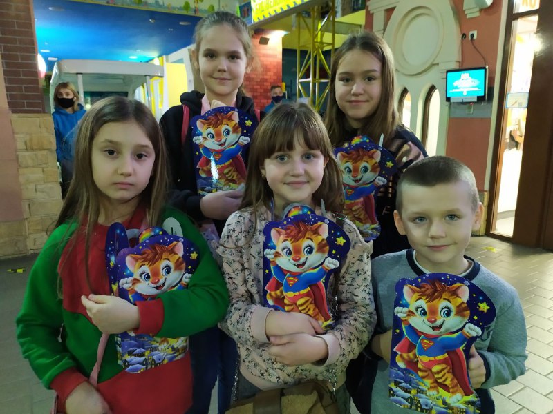 «А ми вже з подарунками!»