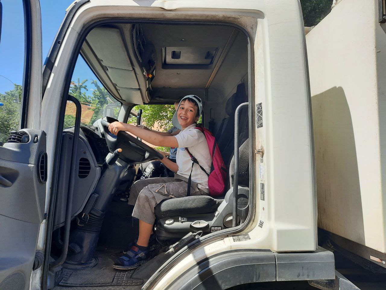 У кабіні сміттєвоза