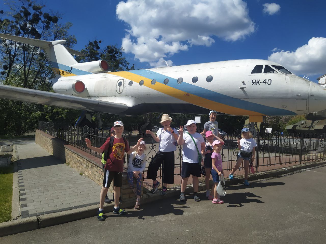 Біля експонатів Музей Київського національного університету імені Сікорського «КПІ»