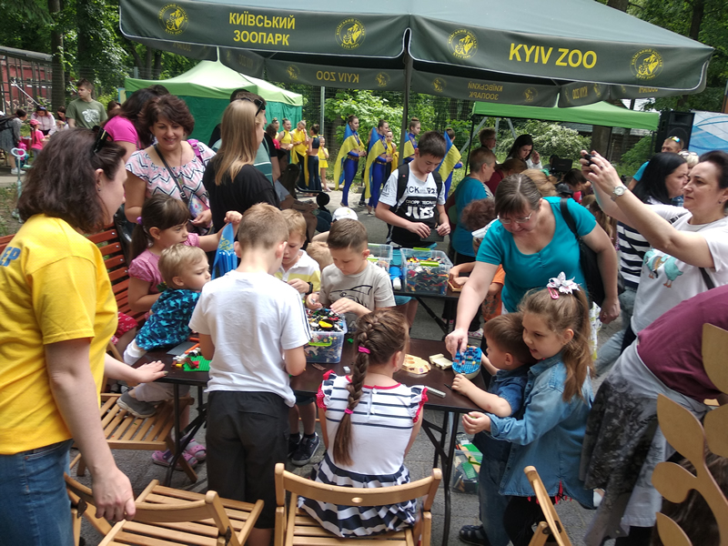 Зоопарк перетворився на справжній вулик