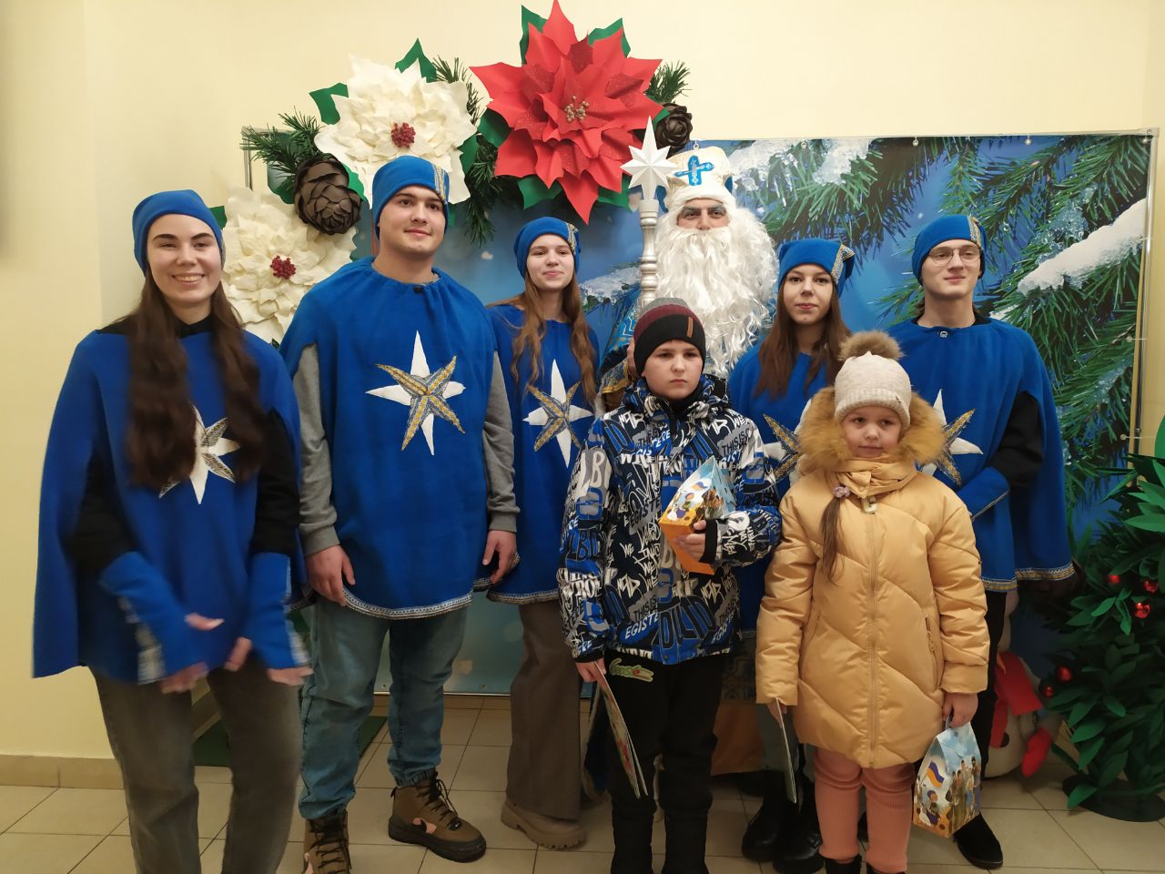 нов-різд 408130771_737106625130389_5892471304357830214_n