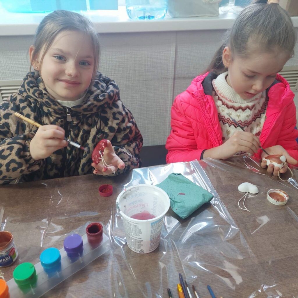 На фото діти з майтер-класу